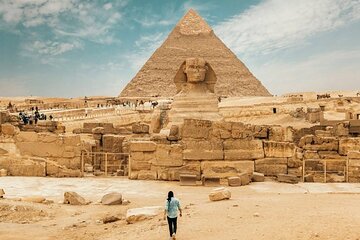 Private Tour Giza Pyramids & Egyptian Museum & Camel ride 