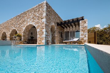 Private Transfer from Athens Airport To Costa Navarino Hotel 