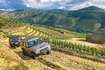 Private Douro and Porto 4x4 Tour with Wine Tasting and Boat Trip