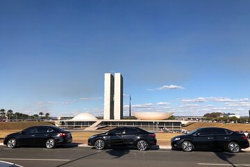 Airport pick up services 
Same day booking.
Driver speak English, Spanish and Portuguese.