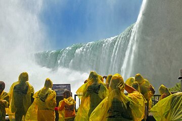 Niagara Falls USA Guided Walking Tour W/Maid of Mist Boat Ride 