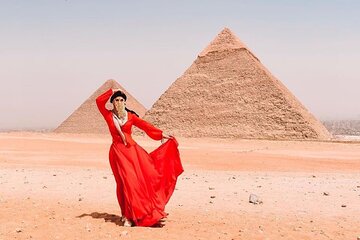 Giza Pyramids & National Museum private day tour 