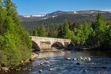 Private Deeside Walking Tour to Kings Secret Retreat & Castle/Distillery Visit