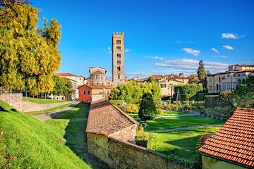 Private Walk through the Lucca Walls