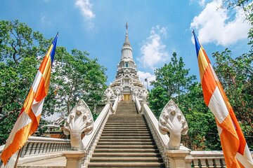 Oudong Temples Private Tour from Phnom Penh