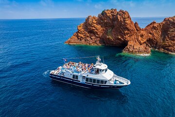 Ile Sainte-Marguerite Ferry & Corniche d'Or Cruise Combo from Cannes