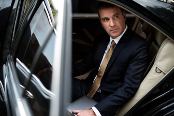 By Hour Car with Chauffeur services in Paris