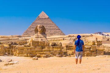 Hurghada: Full-Day Giza Pyramids and Egyptian Museum and Bazaar