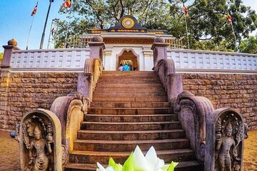 One Day Tour - Sacred city of Anuradhapura & Sacred city of Mihintale. (Sunset)