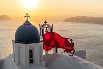 Flying Dress Photoshoot in Santorini by Flying Dress Photo ©