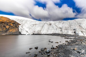 Glacier Pastoruri and Puya Raimondi Full Day Tour