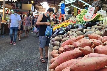 Guided Tour of Carmel Market in Tel Aviv with a Native