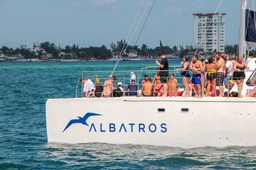 Incredible Party in Catamaran + Open Bar - Only Adults! 