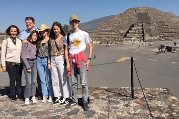 Teotihuacan, Guadalupe Shrine, Tlatelolco & Tequila Tasting Tour