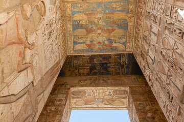 Habu Temple Valley Of Workers & Queens