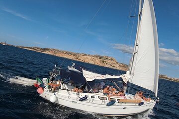Daily Private Excursions by Sailing Boat in the Gulf of Naples