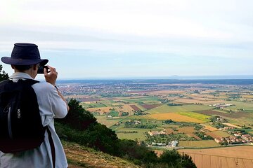 A walk on Monte Pisano