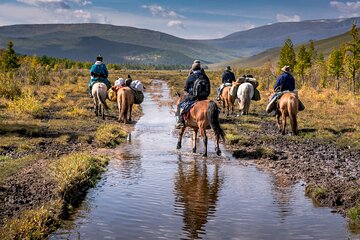 11-Day Private Horseback Riding in the 8 Lakes