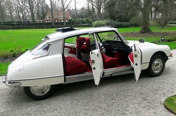 Paris City Tour 2h00 Citroën DS Vintage with Open Roof
