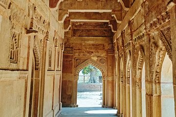 Chunar Fort & Rural Village Experience Day Trip from Varanasi