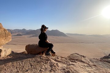 Wadi Rum Mountain Hike: Jebel Al Hash, overlooking Saudi Arabia! + tour & Lunch