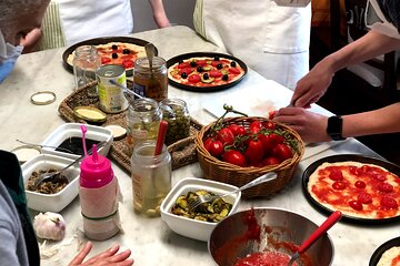 Pasta and Pizza cooking class in Cortona