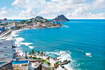 Round transfer airport to hotel in Mazatlán