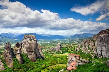 A unique day private tour to Meteora Monasteries from Athens