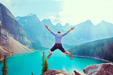 Moraine Lake, Lake Louise & Banff | Small Group Adventure Tour