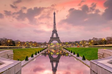 Paris Highlights Self guided scavenger hunt and Walking tour