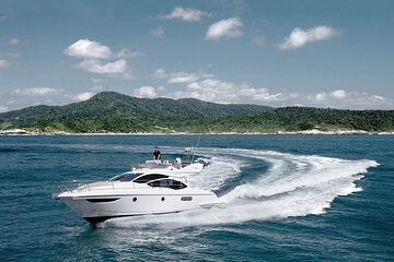 Santorini Caldera: Private Flybridge Yacht Experience