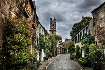 Edinburgh Scavenger Hunt and Tour