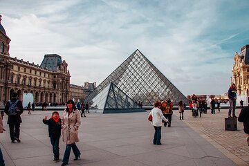Full-Day Private Van Tour in Paris