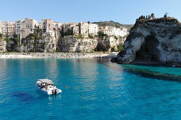 private boat tour with skipper from Tropea to Capo Vaticano