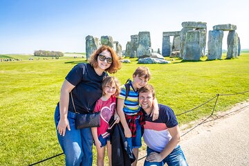 Stonehenge Inner Circle and Bath Tour with Dinner