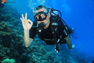 Beginners Scuba Diving 2 Stops Boat Trip With Equipment's and lunch - Hurghada