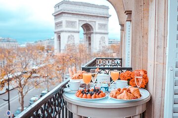 Full-Day Tour in Paris With Indian Meal and Pick up