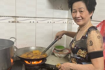 Private Cooking Class & Saigon Local Daily Life by Alleys