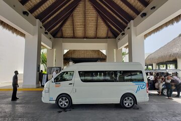 PCRT-Private Round Trip Transfer from PUJ to Punta Cana Resorts