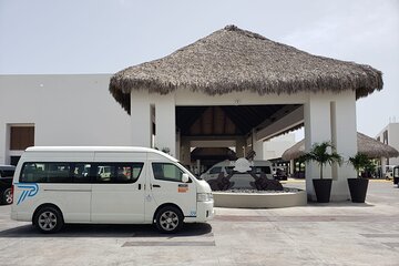 PCRT-VIP-Round Trip From PUJ to Hotels in Punta Cana