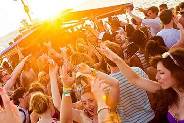 lisbon boat party