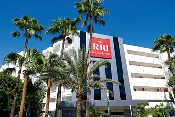 Suv Transfer from the Airport to Riu Hotels in Punta Cana