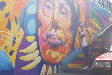 Private Tour in Comuna 13 with cable car (culture, street art and graffiti)