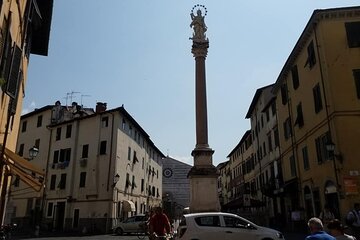 Walking tour of Lucca and its walls