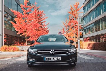 From Prague to Budapest - Private Transfer by LIMOUSINE 3+1pax
