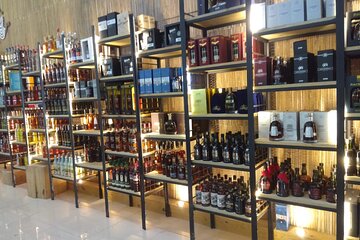 Guided Shopping Tour - Rum tasting, chocolate factory, Cigar factory