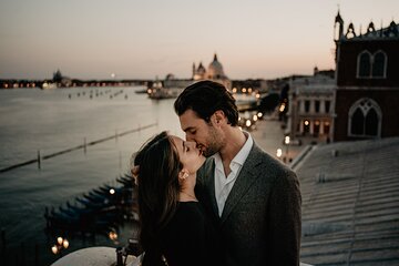 2-Hour Private Photo Shoot in Venice with Gondola Ride