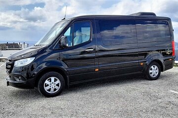 Shared transfer to/from the airport/port 