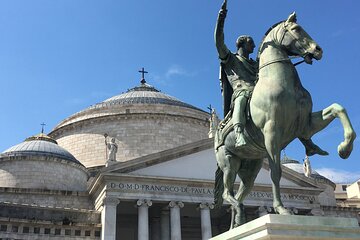 Private tour of Naples with street food tasting