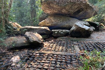 Kbal Spean, Banteay Srei, Beng Melea & Rolous temples Tour